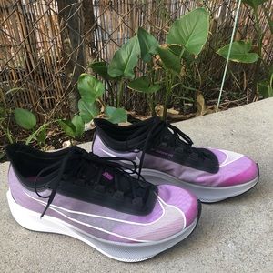 Nike zoom fly 3. Size 10